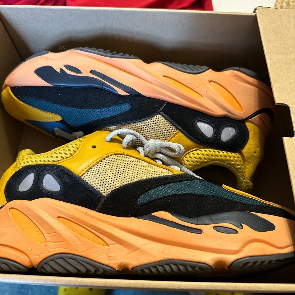 yezzy sneakers men